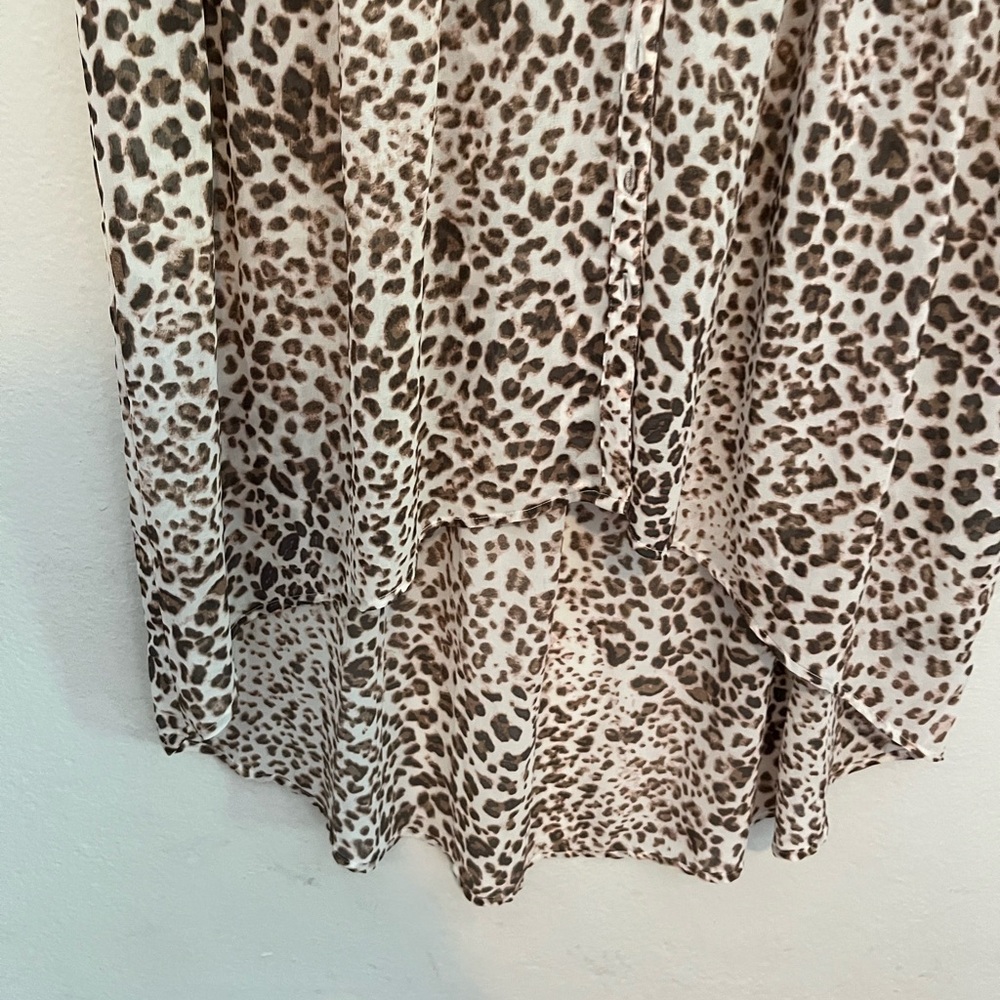 3/$20 Torrid Lexi Chiffon Babydoll Animal Print Semi Sheer Button Down Tunic 1XL - Picture 6 of 9